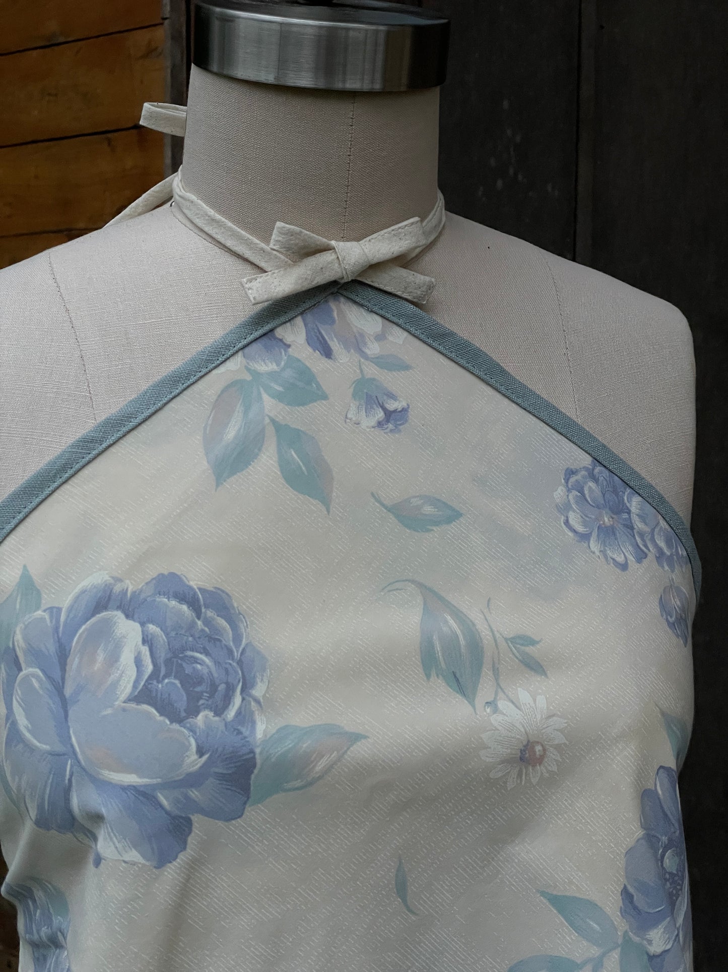 Aimee Top Blue Floral & Bind