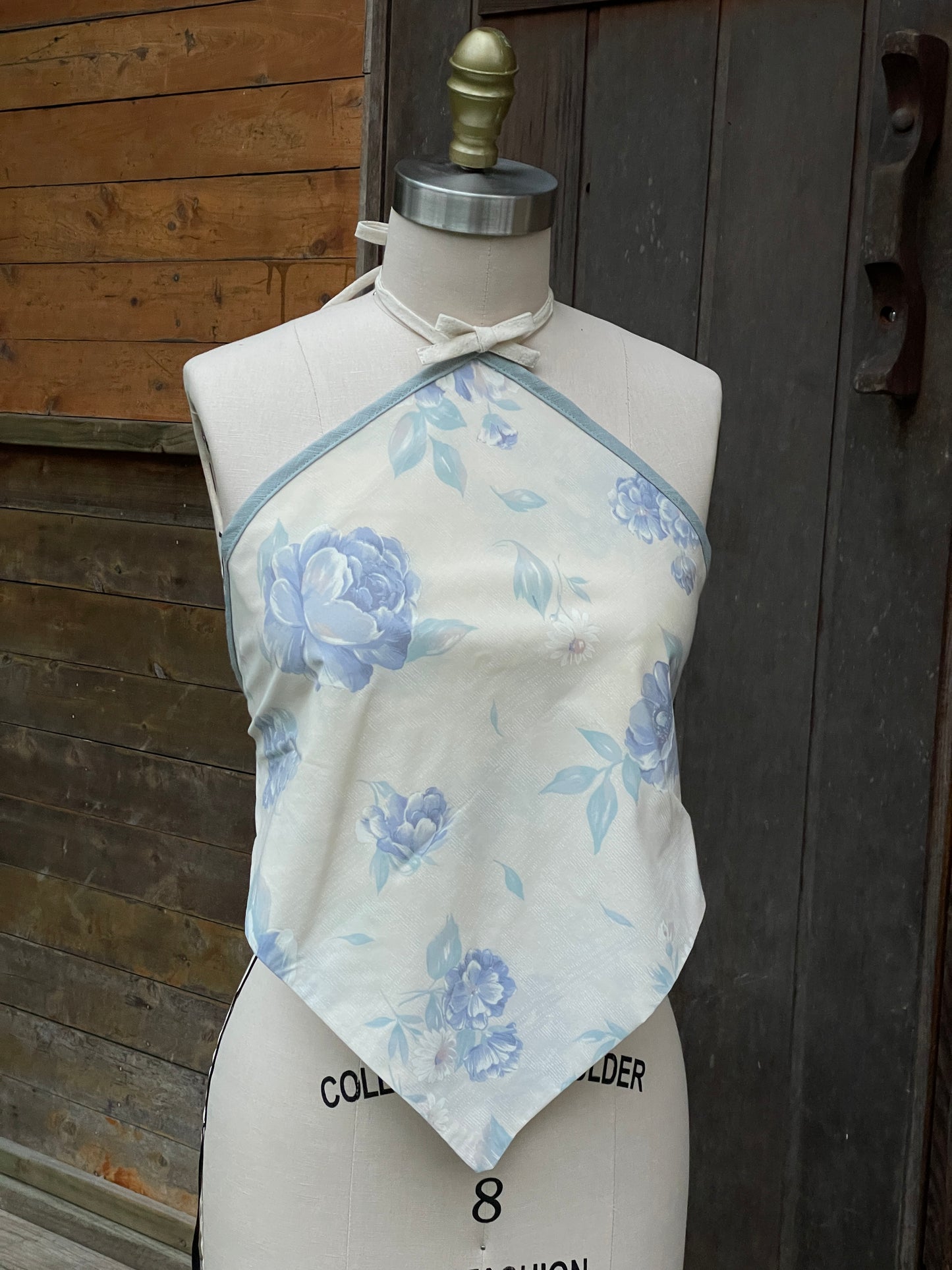 Aimee Top Blue Floral & Bind